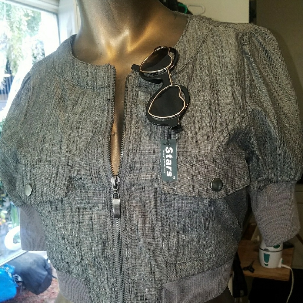 Ashley zip up top (GWP)